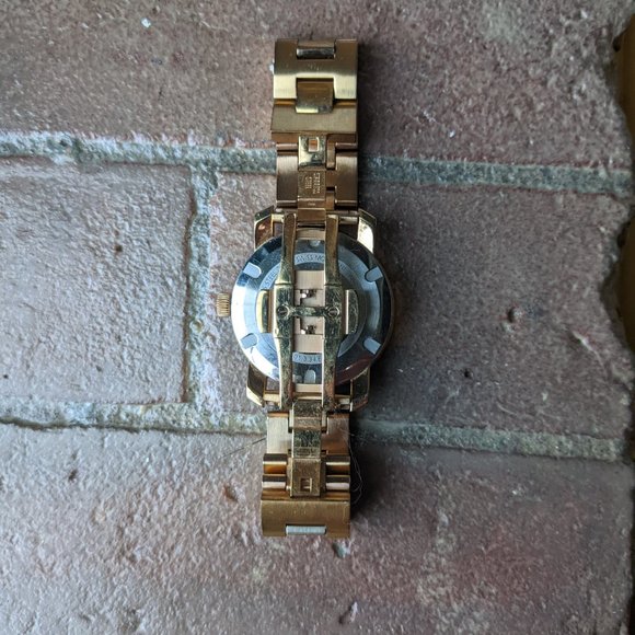 Movado BOLD Rose Gold Watch - Picture 3 of 3